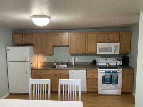 Large full kitchen 