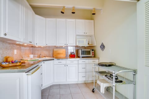 Studio | Kitchenette | Cooking Basics | Hot Plate | Kettle