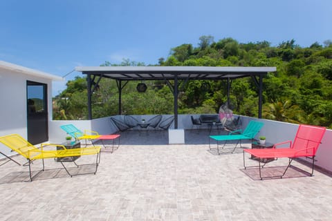 Take the sun at the common area!!