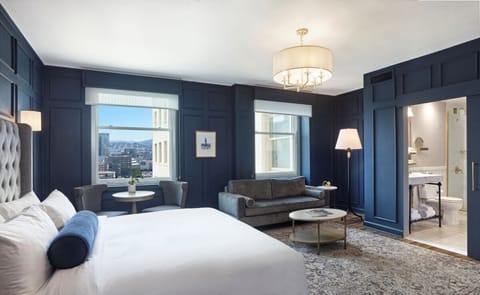 Lounge in bed and enjoy an easy ensuite flow.