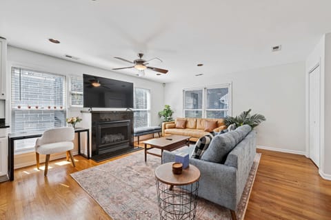 Home Decor, Indoors, Furniture, Table, Ceiling Fan