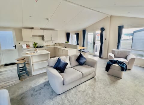 Opan plan living room and kitchen