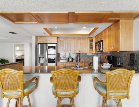 Kitchen Area - Breakfast Bar Seating for Three