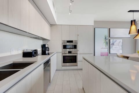 Beach condo 1 bed Hyde Beach House 23rd floor (6134)