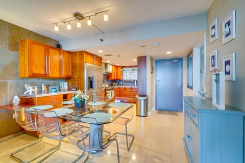 Dining Area | Dishware Provided