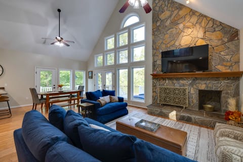 Hartfield Vacation Rental | 3BR | 3BA | 2,000 Sq Ft | Access Only By Stairs