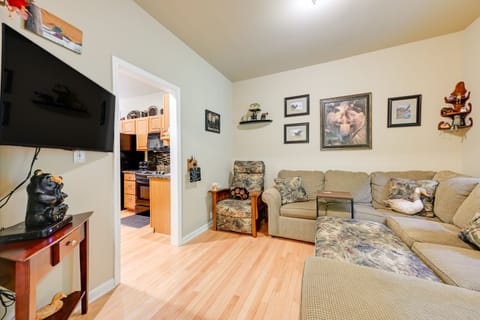 Back Living Room | Smart TV