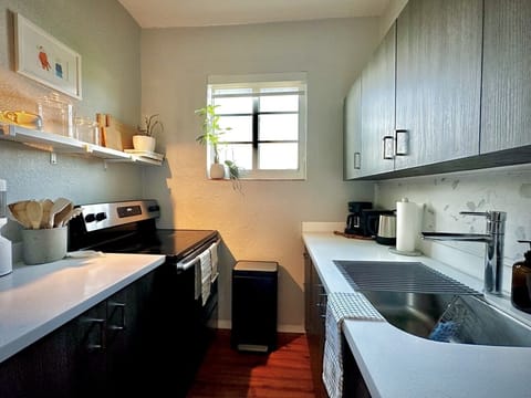 Small and easy to clean yet big enough to prepare delicious meals