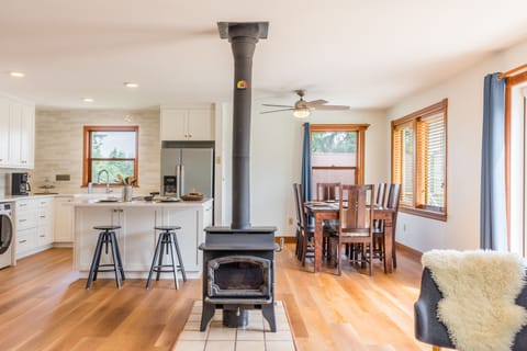 Kitchen and dining area.