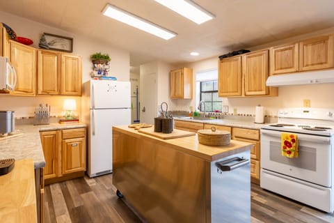 Cook in a relaxed beach setting.