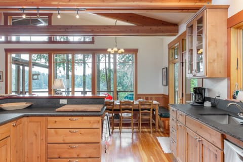 Where every dish is seasoned with a dash of natural light.