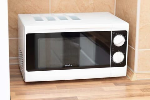 Modern, fully equipped kitchenette. 