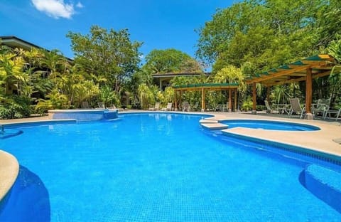 Beautiful warm pool with two jetted tubs.
