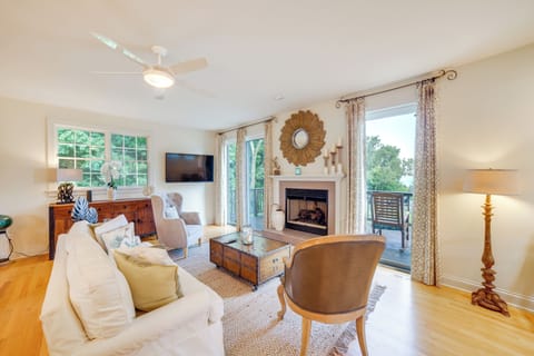 Gary Vacation Rental | 2BR | 2BA | 2,240 Sq Ft | Stairs Required