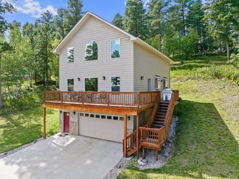 The convenience of parking in a heated garage ensures your vehicle is toasty when you depart.