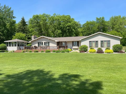 Ottertaillodgebackview