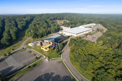 Enjoy access to the lake harmony area indoor water park and related pools, etc.