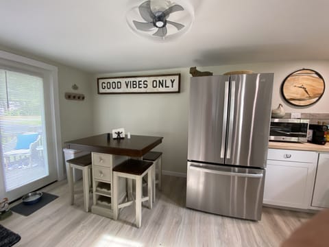 Brand new chef’s kitchen for cooking or entertaining.