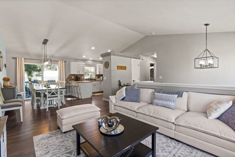 Upstairs Living Area