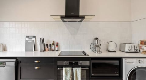 76714232-c1d8-45be-9a90-1951a06eea96