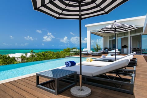 Contemporary villa with ocean views from every bedroom 