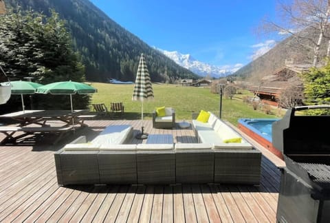 Summer Terrace, Outdoor Dining, Seating, Bbq, Spa Pool, Privacy, View Mt Blanc!