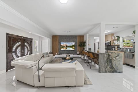 Sofa So Trendy: Relax in Style with This Design-Forward Living Space!