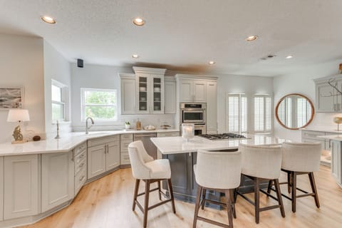 Kitchen | 1st Floor | Coffee Maker | Blender | Cooking Basics | Spices