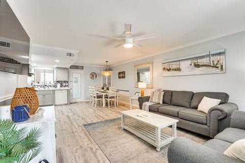 Panama City Beach Vacation Rental | 2BR | 1.5BA | 1,050 Sq Ft | 1 Step to Enter
