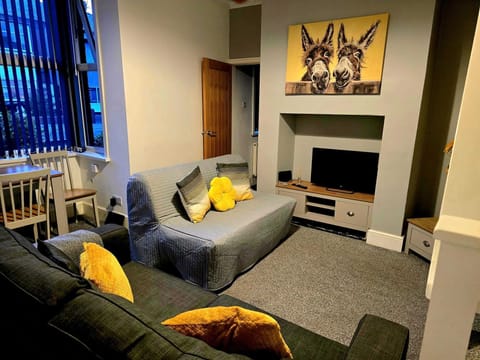 Lounge With Sofa Bed