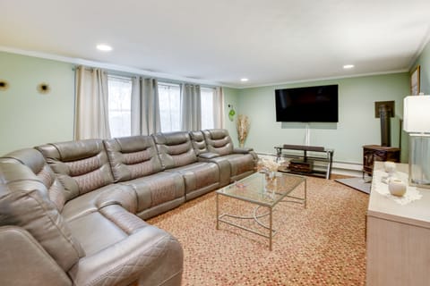 Waterville Vacation Rental | 5BR | 2.5BA | 2,576 Sq Ft | Stairs Required