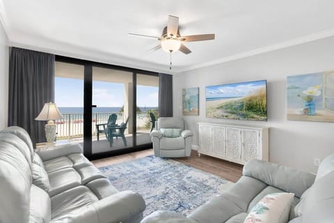 Open Spacious Living Room with Beach Views 