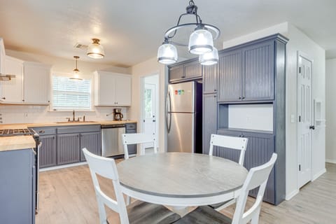 Dining Area & Kitchen | Coffee Pot | Toaster Oven
