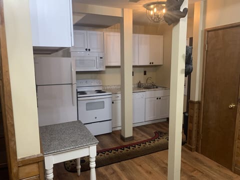 Kitchen & Dining Area