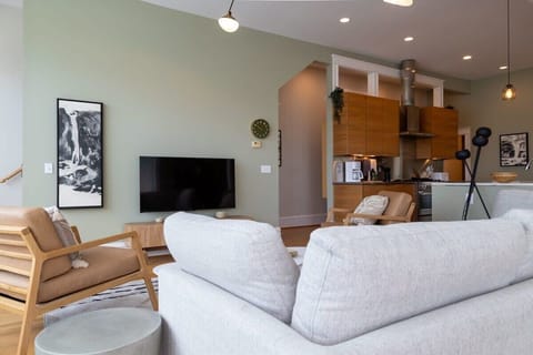 Living Area - Wall mounted 55' Smart TV