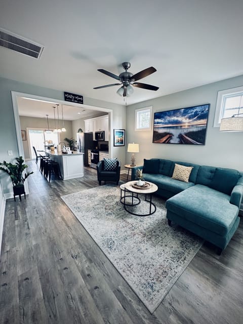 New home that is designed to provide you with a comfortable and inviting stay!