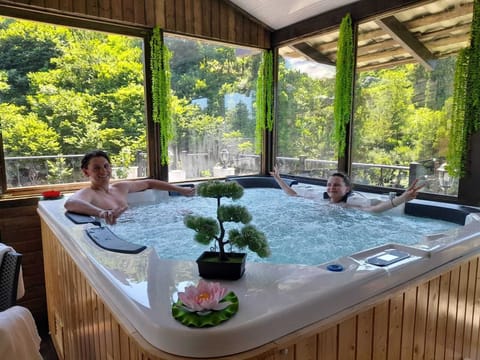 Indoor spa tub