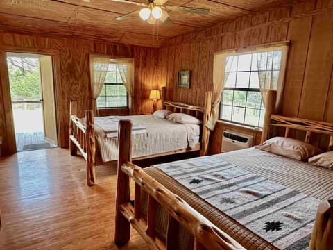 Hackberry Cabin 9 (1)