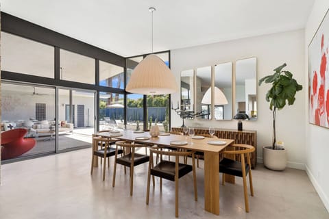 'California Retro' 1963 Gem on 1/2 an Acre House in Indian Wells