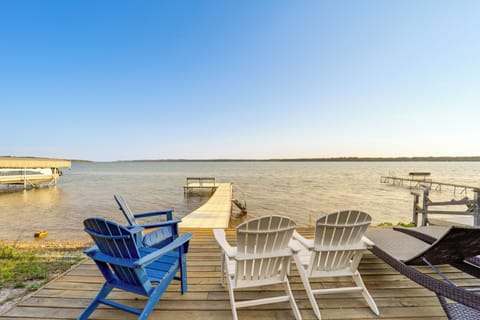 Central Lake Vacation Rental | 3BR | 2BA | 1,428 Sq Ft | 3 Steps to Enter