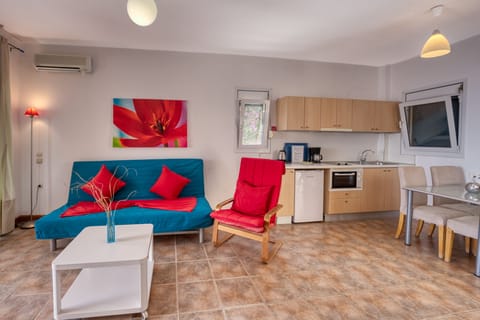 All apartments offer fully equipped kitchenettes for the preparation of meals