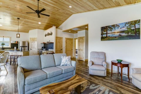 Living room & kitchen