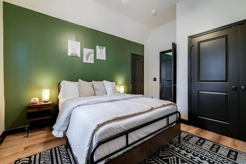 Pooler - Tupelo Honey - TWO Houses - Sleeps 16 House in Pooler