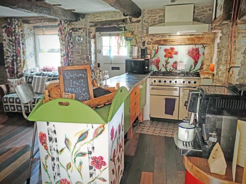 Kitchen | enRoot Cottage, Ingleton