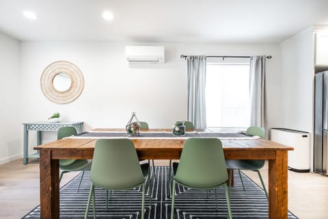 Main level dining area with seating for 6