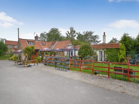 Exterior | The Stirrup Cottage, Willoughton