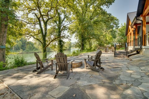 Salesville Vacation Rental | 2BR | 2BA | 1,500 Sq Ft | Step-Free Access