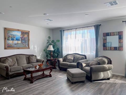 Spacious living room