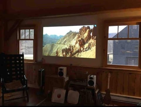 Projector Screen
