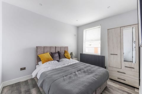 Main bedroom 
